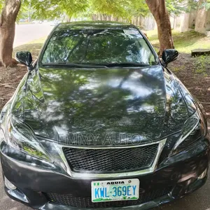 Lexus IS 2010