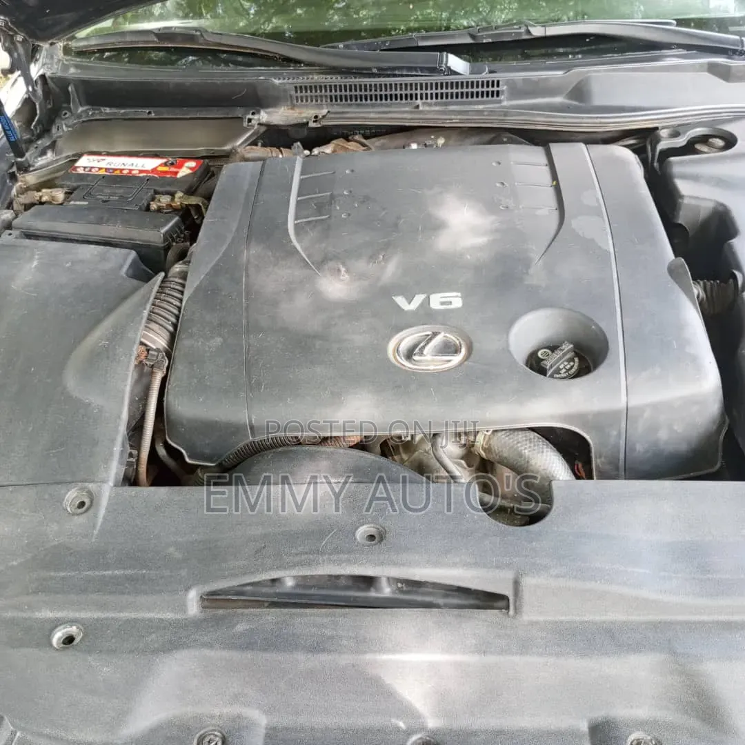 Lexus IS 2010