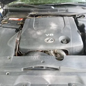 Lexus IS 2010