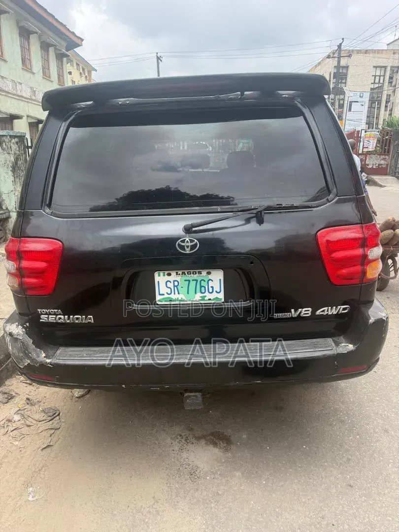 Toyota Sequoia 2003 Black