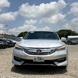Honda Accord Touring V-6 4dr Sedan (3.5L 6cyl 6A) 2014 Gray
