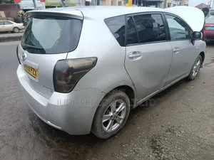 Toyota Verso 2011 Silver
