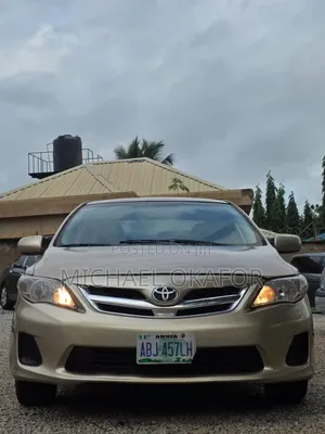 Toyota Corolla 2012 Gray
