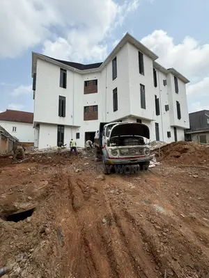 3bdrm Apartment in Garki 2 for sale