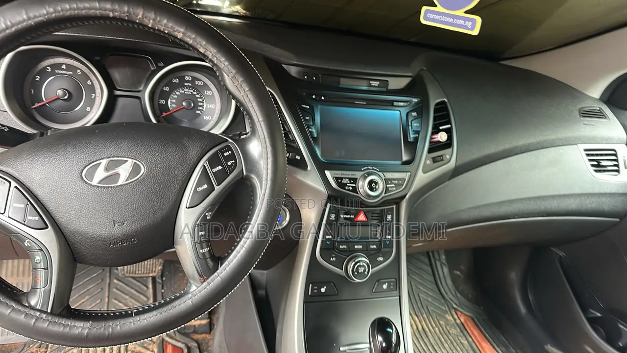 Hyundai Elantra 2015 Red