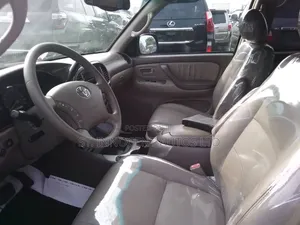 Toyota Sequoia 2006 Maroon
