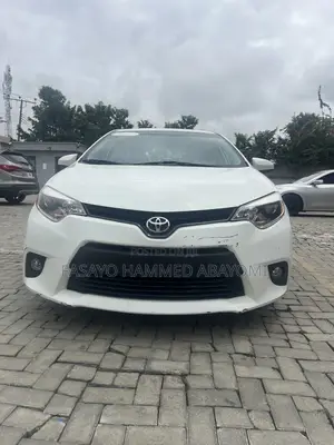 Toyota Corolla LE Premium 4dr Sedan (1.8L 4cyl CVT) 2014 White