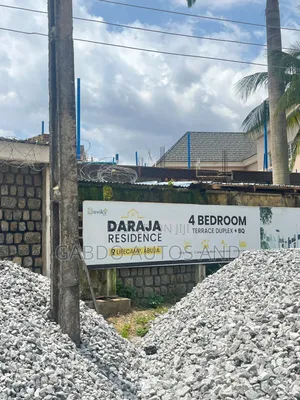 4bdrm Townhouse/Terrace in Daraja Residence, Life Camp for sale