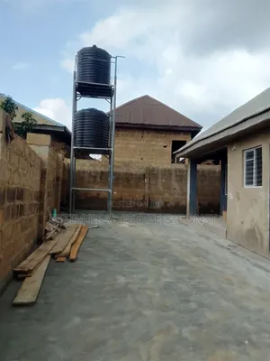 5bdrm Bungalow in Ibadan for rent