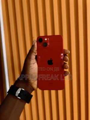 Apple iPhone 13 256 GB Red