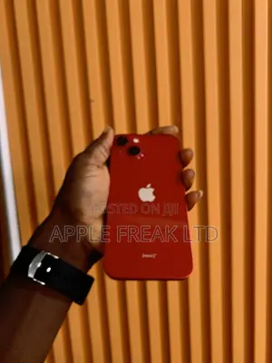Apple iPhone 13 256 GB Red