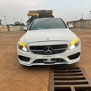 Mercedes-Benz C300 2015 Off white