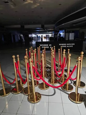Queue Guide/Crowd Control