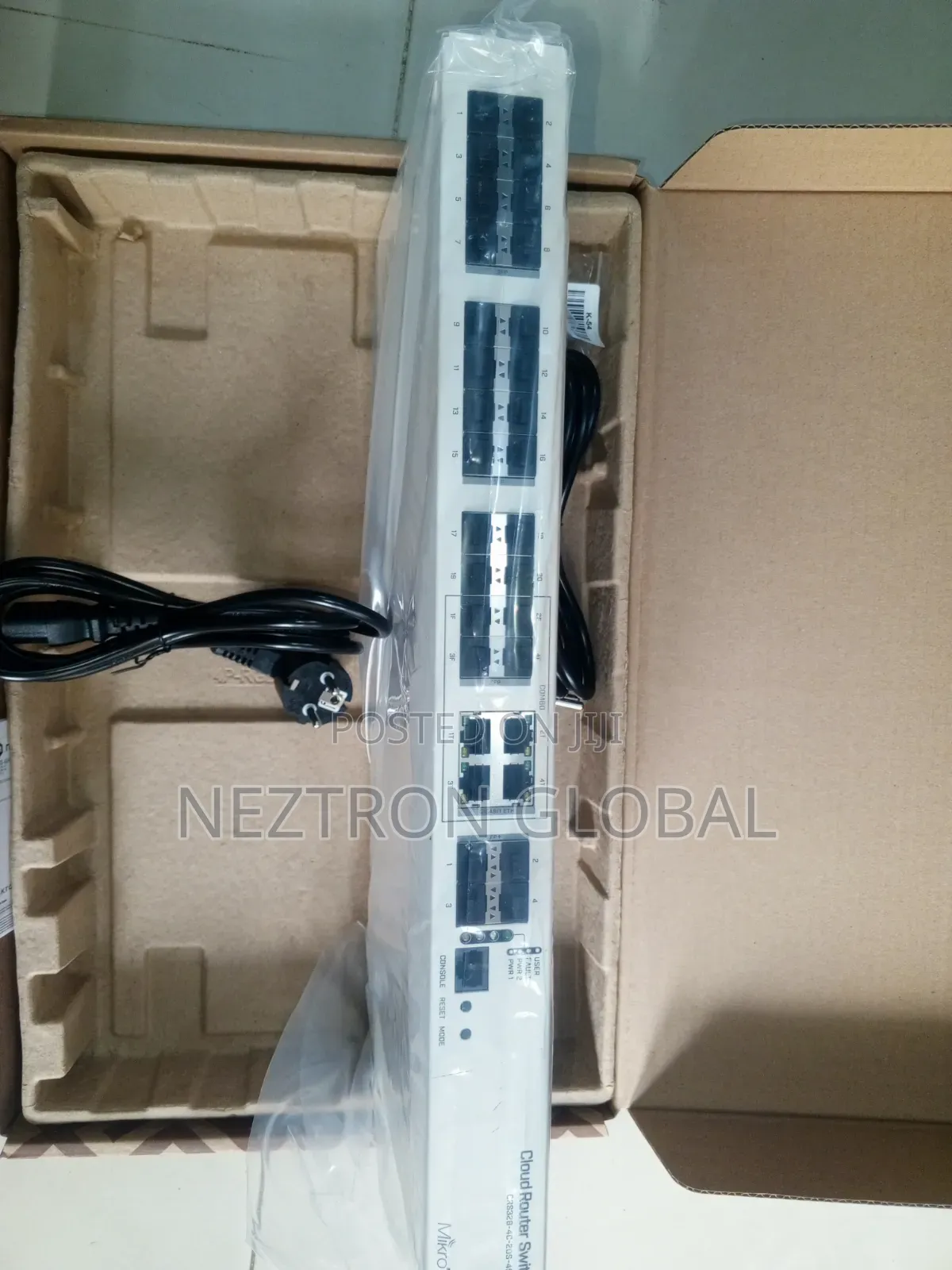 Mikrotik CRS328-4C-20S-4S-+RM