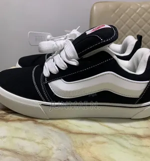 Vans Sneakers