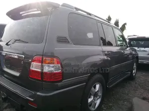 Toyota Land Cruiser 2005 Gray