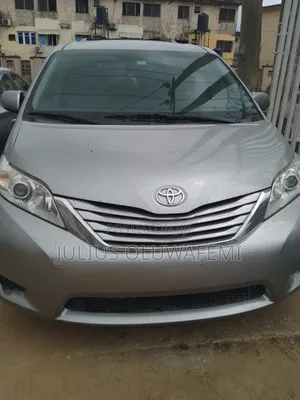 Toyota Sienna 2017 Silver