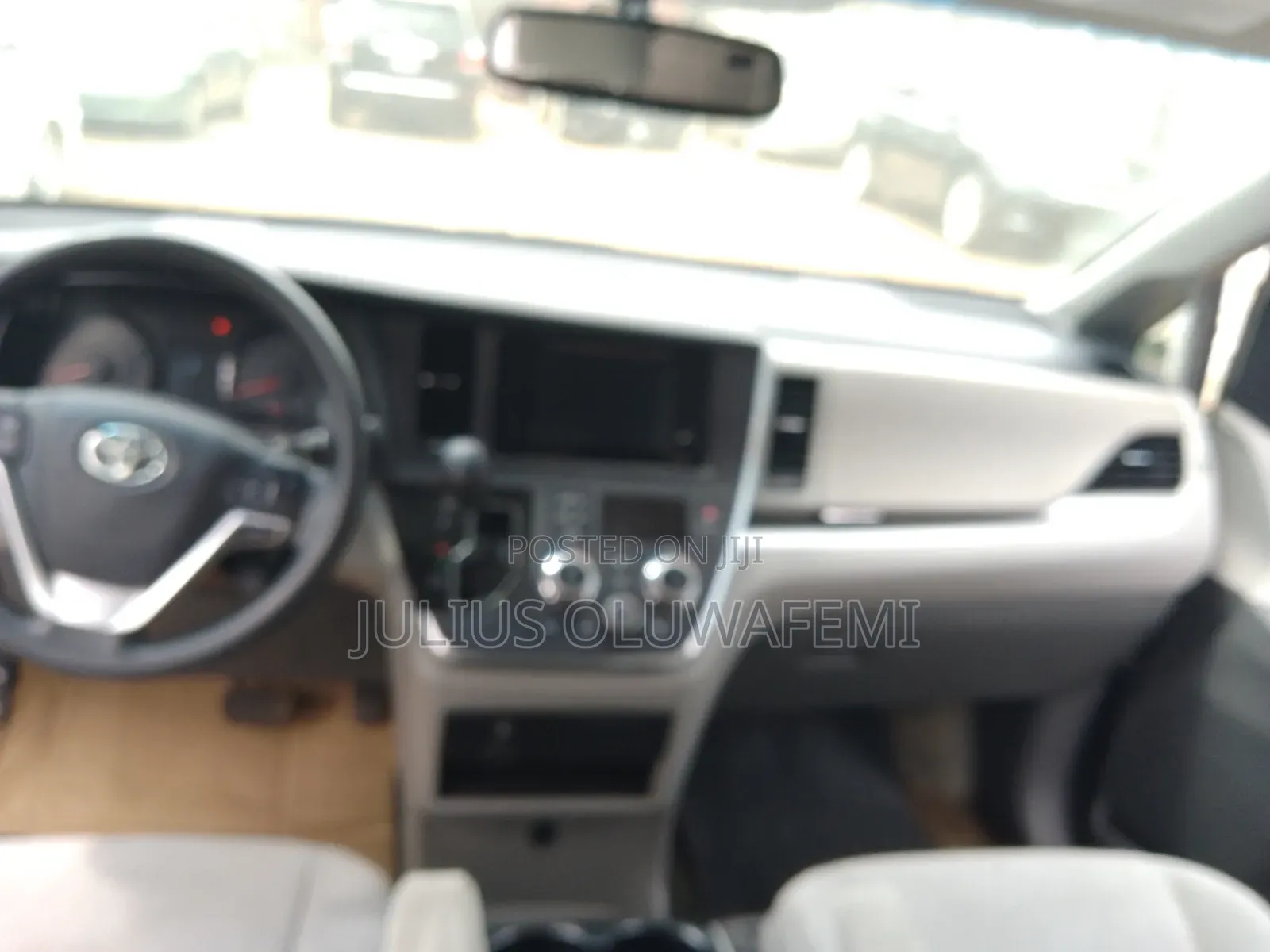 Toyota Sienna 2017 Silver