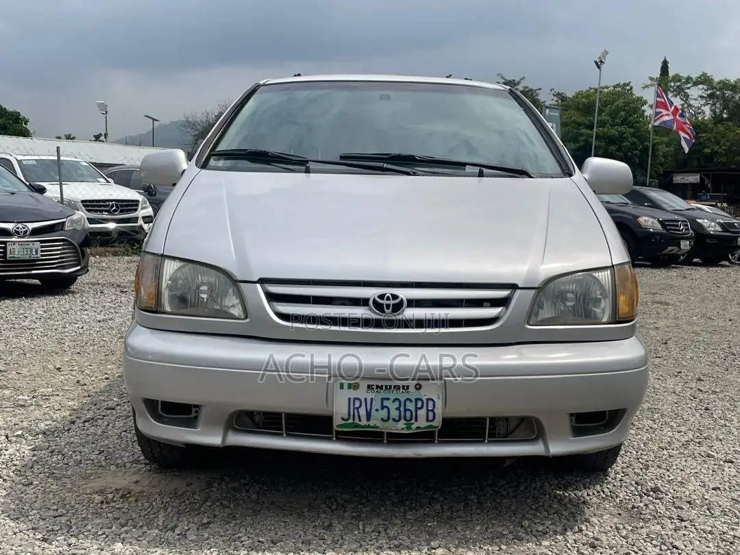 Toyota Sienna 2003 Silver