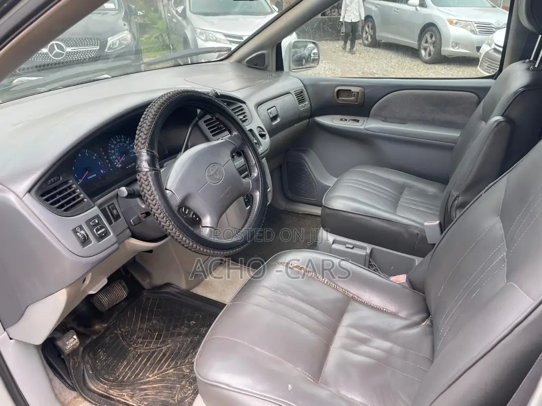 Toyota Sienna 2003 Silver