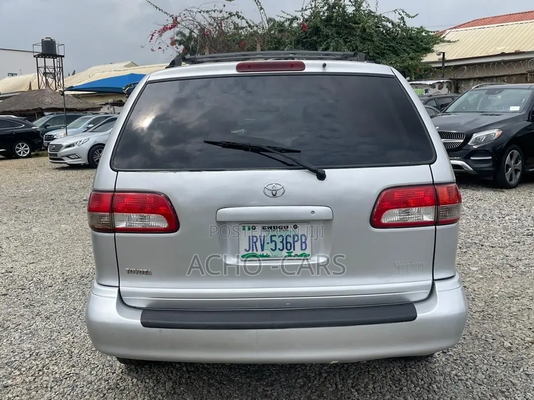 Toyota Sienna 2003 Silver