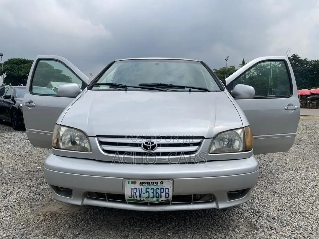 Toyota Sienna 2003 Silver