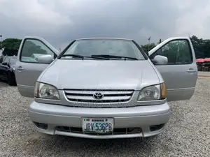 Toyota Sienna 2003 Silver