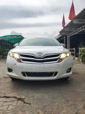 Toyota Venza LE 2012 White