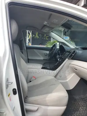 Toyota Venza LE 2012 White