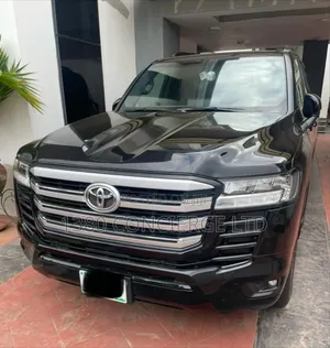 Toyota Land Cruiser 2022 Black