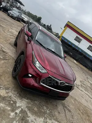 Toyota Highlander 2023 Red