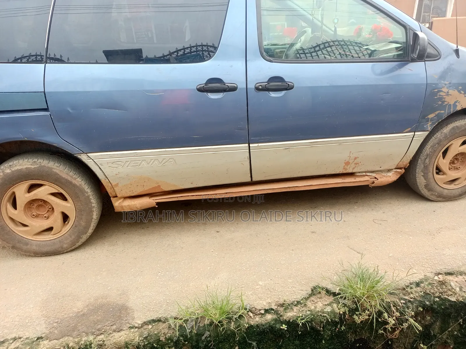 Toyota HiAce 2000 Blue