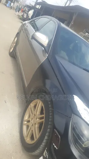 Mercedes-Benz C300 2010 Blue