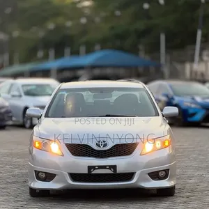 Toyota Camry 2010 Silver