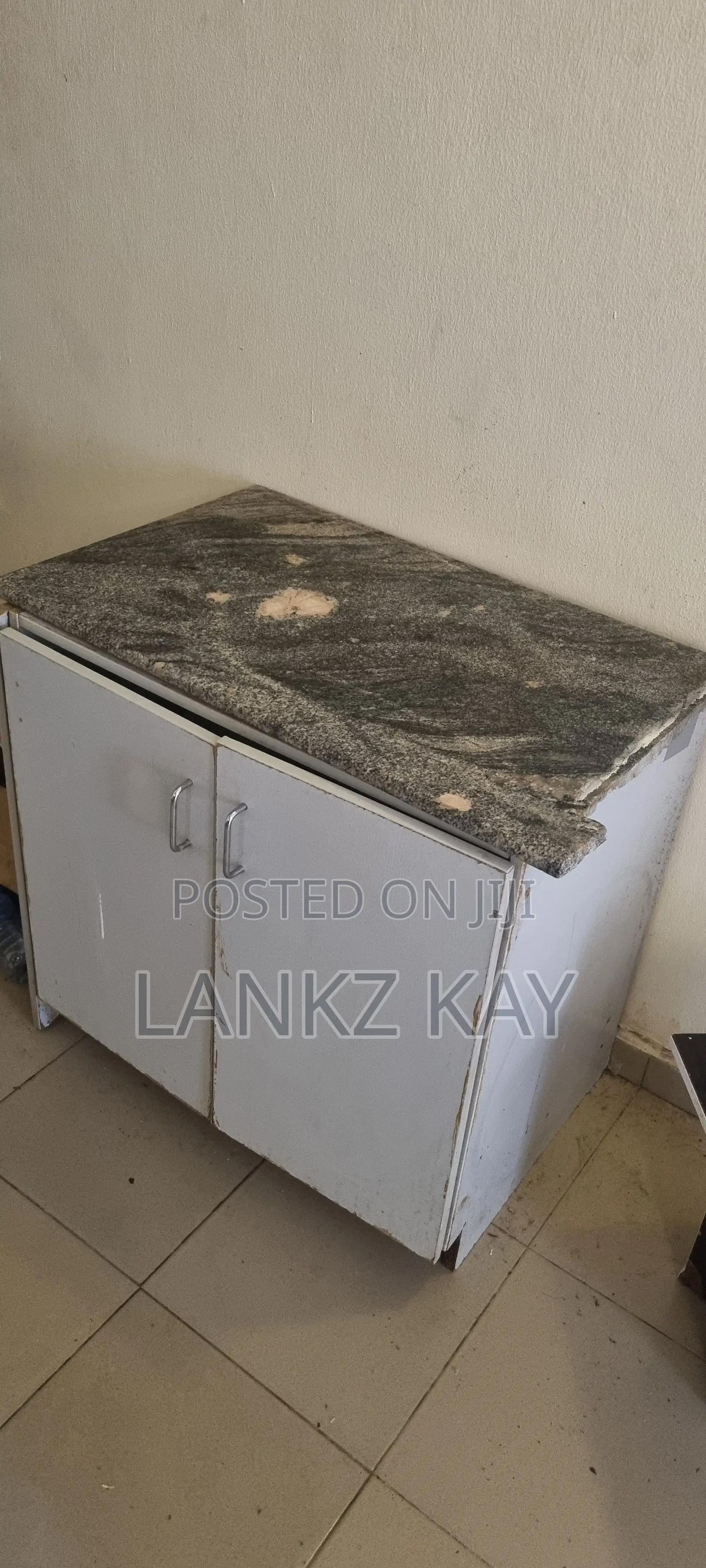 White Shelf/Cabinet