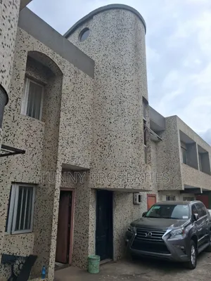 10 Bedroom Duplex to Let