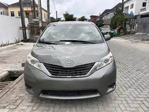 Toyota Sienna LE 8 Passenger 2011 Gray
