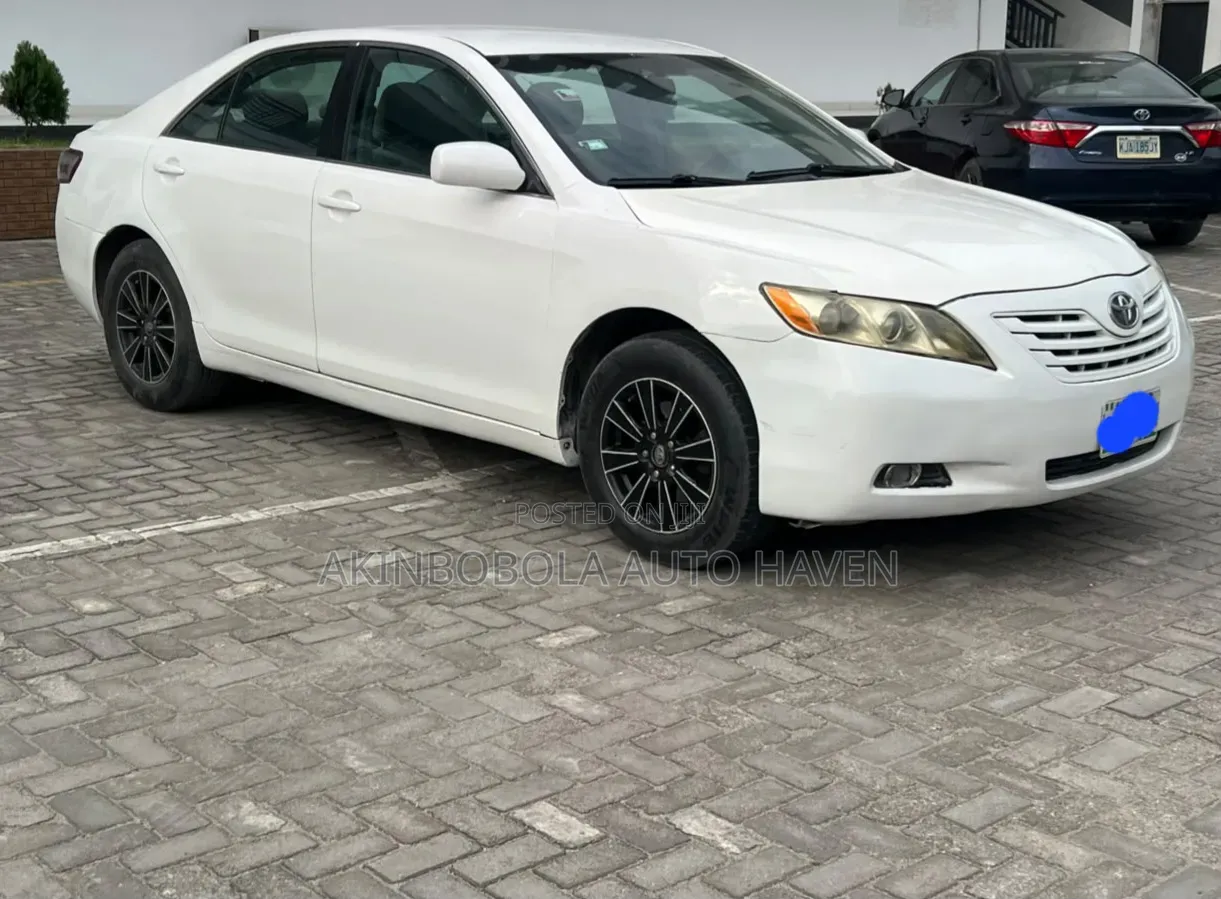 Toyota Camry 2010 White