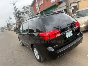 Toyota Sienna 2005 Black