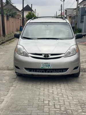 Toyota Sienna 2006 Silver