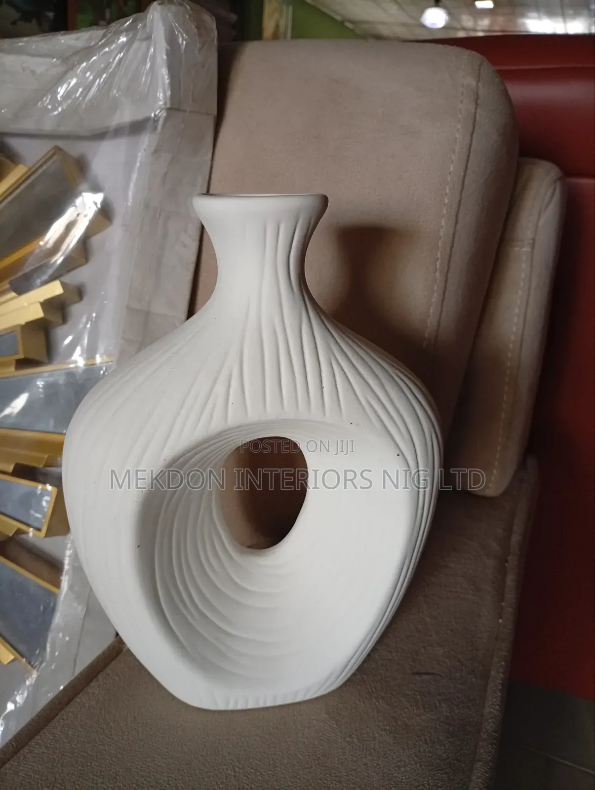 Clay Home Decorative/Flower Vase