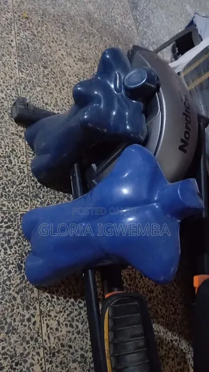 Plastic Hanging Maniquin