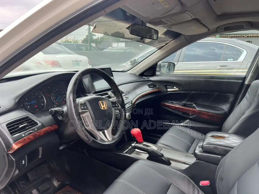 Honda Crosstour 2010 White