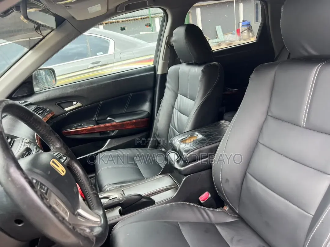 Honda Crosstour 2010 White