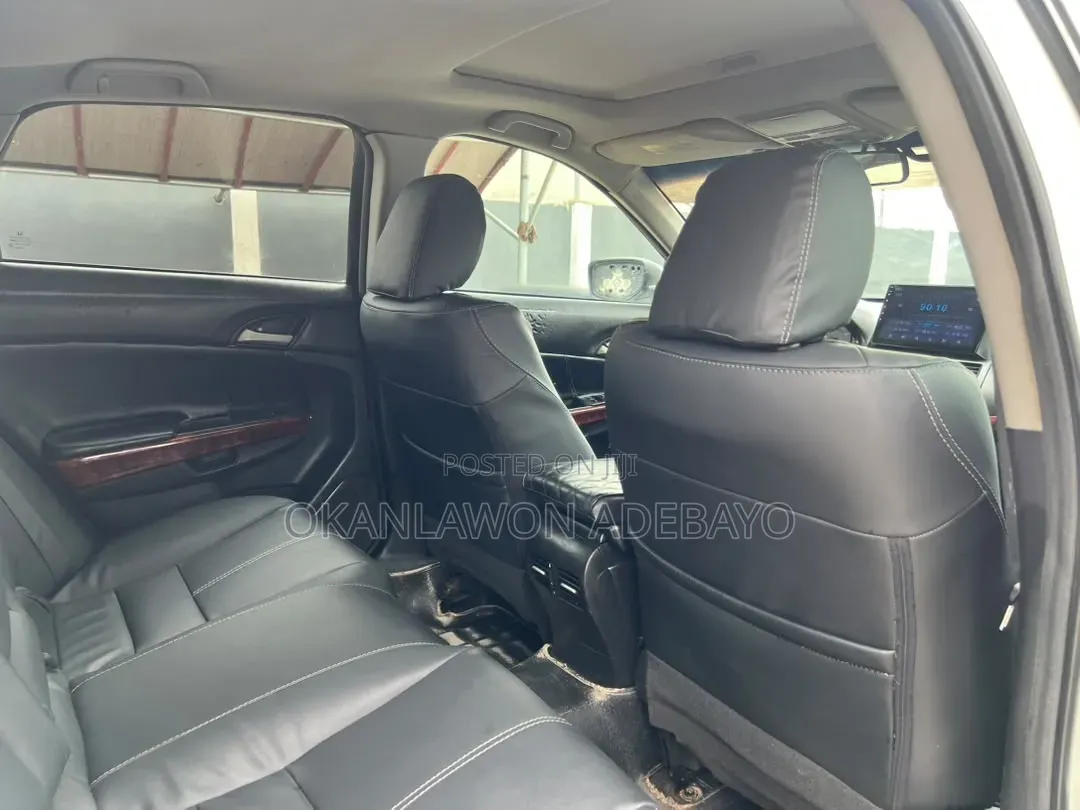 Honda Crosstour 2010 White