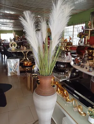 Super Beautiful Flower Vase and Flower
