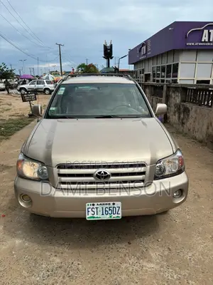 Toyota Highlander V6 2005 Gold