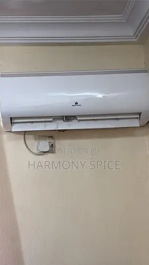 Neatly Used Air Conditioner 1HP