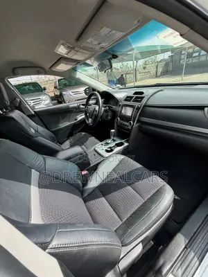 Toyota Camry SE 4dr Sedan (2.5L 4cyl 6A) 2014 White