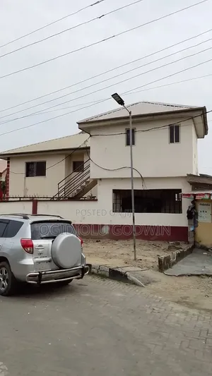 3bdrm Block of Flats in Oke Ira Nla for sale